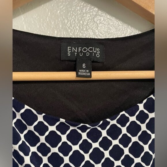 En Focus Studio Faux Wrap‎ Dress Sleeveless Scoop Neck Patterned Navy Size 6 - Picture 2 of 4